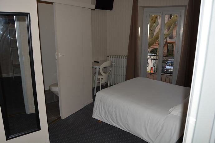 Imagen de la habitación del Hotel Le Charleston, RODEZ. Foto 11