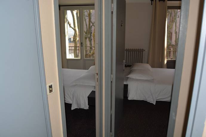Imagen de la habitación del Hotel Le Charleston, RODEZ. Foto 12