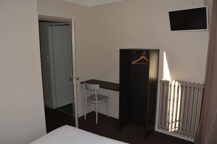 Imagen de la habitación del Hotel Le Charleston, RODEZ. Foto 17