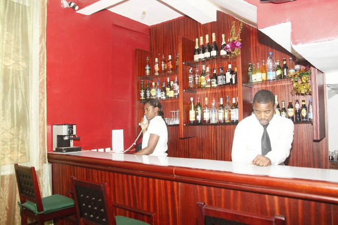 Imagen del bar/restaurante del Hotel Le Chateau, Douala III. Foto 3