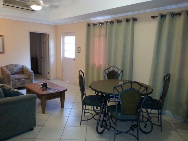 Imagen de la habitación del Hotel Le Chateau Ocean Villas. Foto 8