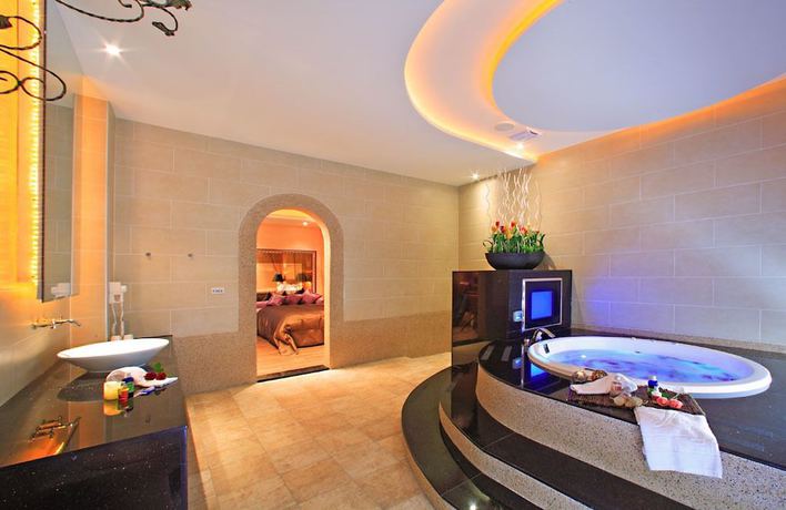 Imagen de la habitación del Hotel Le Chateau, Tenghu. Foto 13