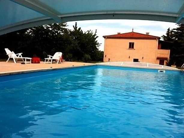 Imagen de la piscina del Hotel Le Chatelet, Saint-Paul-de-Fenouillet. Foto 20