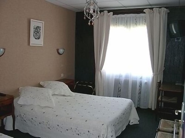 Imagen de la habitación del Hotel Le Chatelet, Saint-Paul-de-Fenouillet. Foto 8