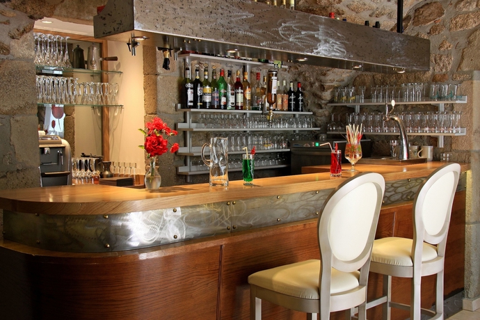 Imagen del bar/restaurante del Hotel Le Ch&ecirc;ne Vert, Rocher. Foto 2