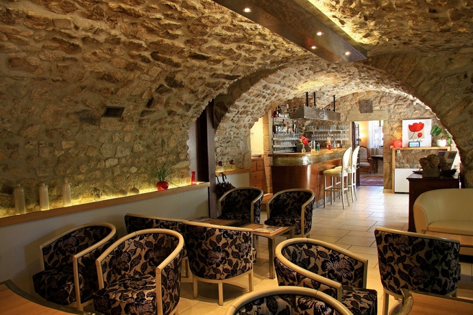 Imagen del bar/restaurante del Hotel Le Ch&ecirc;ne Vert, Rocher. Foto 3