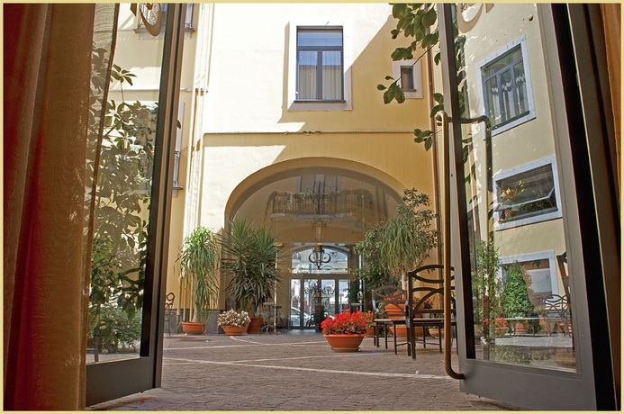 Imagen general del Hotel Le Cheminee Business. Foto 2