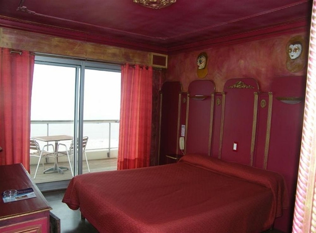 Imagen de la habitación del Hotel Le Christina. Foto 6