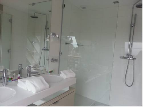 Imagen de la habitación del Hotel Le Churchill. Foto 6