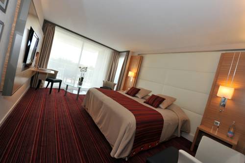 Imagen de la habitación del Hotel Le Churchill. Foto 16