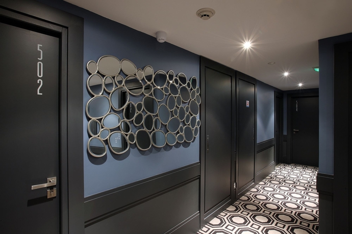 Imagen de los interiores del Hotel Le Cinq Hyper Centre Ville. Foto 16