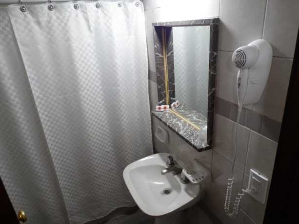 Imagen de la habitación del Hotel Le Cinque G&uuml;emes. Foto 8