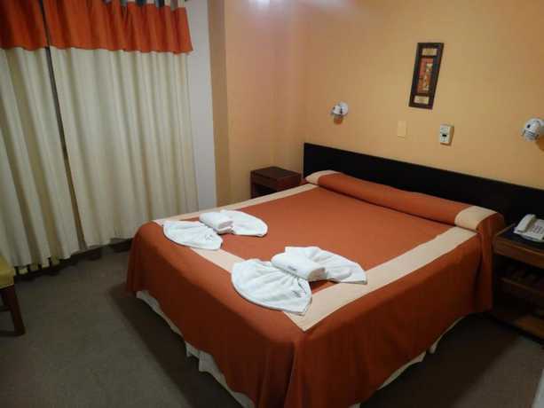 Imagen de la habitación del Hotel Le Cinque G&uuml;emes. Foto 10