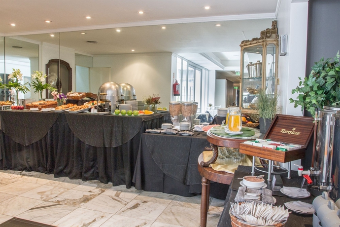 Imagen del bar/restaurante del Hotel Le Cinque Lusso Recoleta. Foto 2