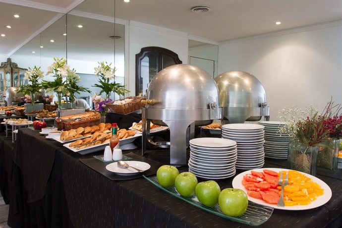 Imagen del bar/restaurante del Hotel Le Cinque Lusso Recoleta. Foto 3