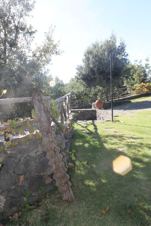 Imagen de los exteriores del Hotel Le Cisterne. Foto 7