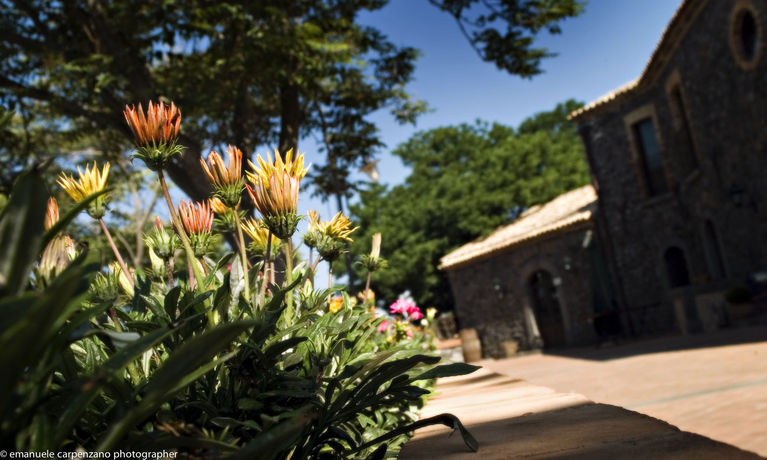 Imagen de los exteriores del Hotel Le Cisterne. Foto 11