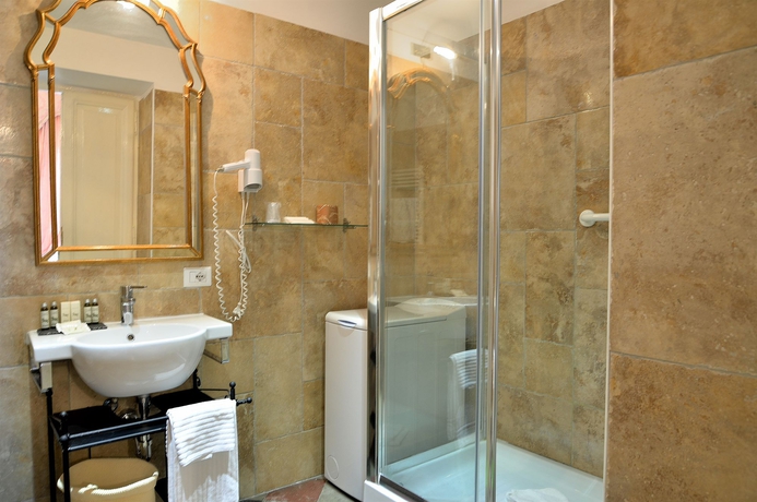 Imagen de la habitación del Hotel Le Clarisse Al Pantheon. Foto 3