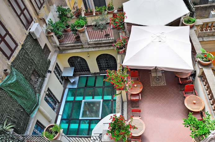 Imagen de la habitación del Hotel Le Clarisse Al Pantheon. Foto 8