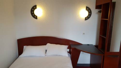 Imagen de la habitación del Hotel Le Clémenceau. Foto 5