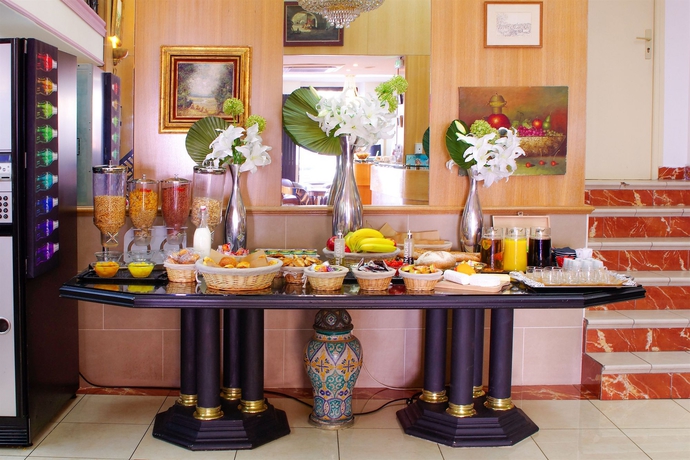 Imagen del bar/restaurante del Hotel Le Clery Paris. Foto 6