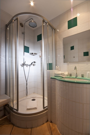 Imagen de la habitación del Hotel Le Clocher De Rodez. Foto 9