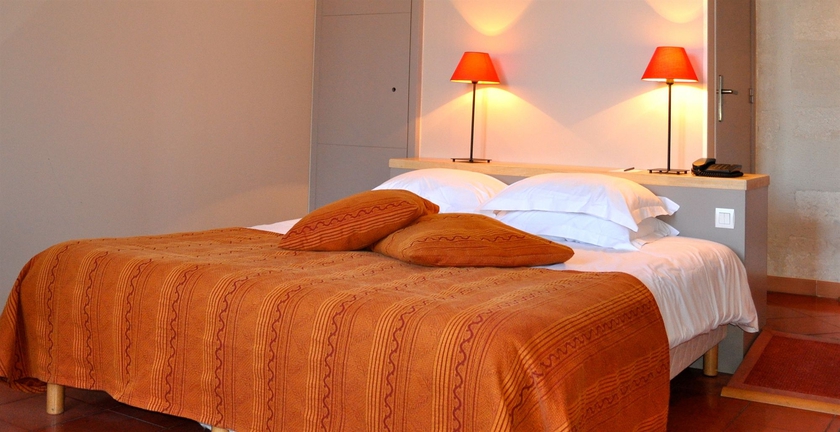 Imagen de la habitación del Hotel Le Cloitre St Louis. Foto 4