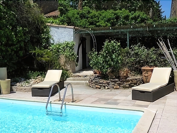 Imagen de la piscina del Hotel Le Clos, Carcassonne. Foto 16