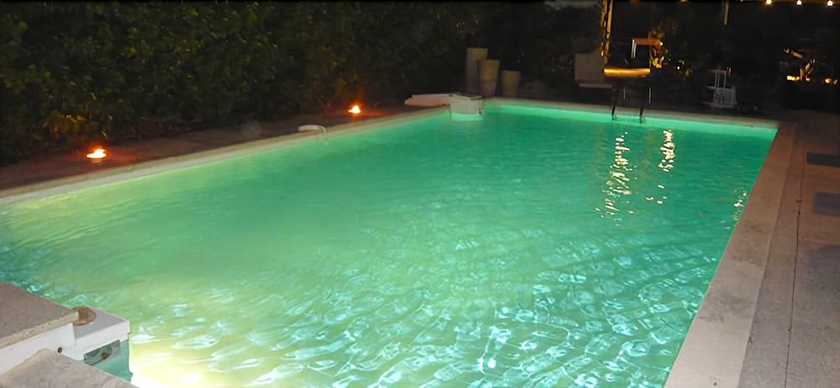 Imagen de la piscina del Hotel Le Clos, Carcassonne. Foto 19