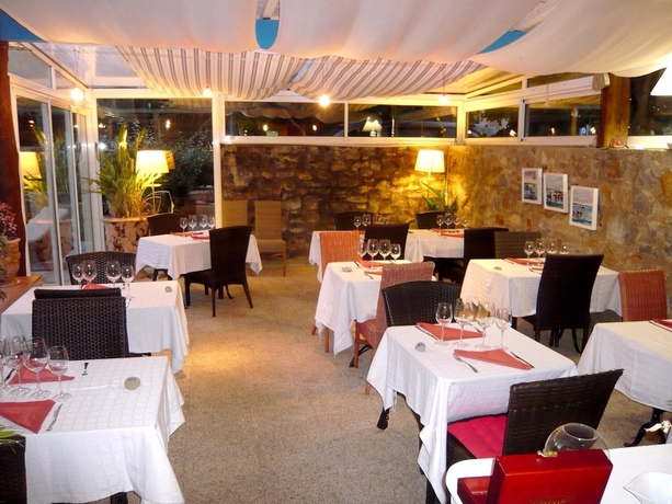 Imagen del bar/restaurante del Hotel Le Clos, Carcassonne. Foto 2