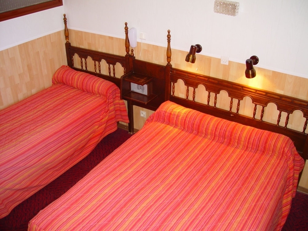 Imagen de la habitación del Hotel Le Clos Cerdan. Foto 4