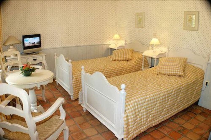 Imagen de la habitación del Hotel Le Clos De Bourgogne. Foto 7