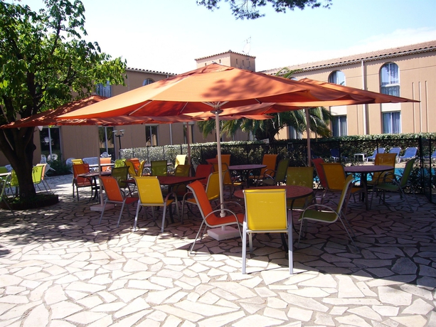 Imagen de los exteriores del Hotel Le Clos De L'aube Rouge. Foto 6