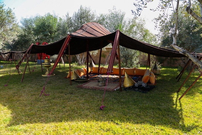 Imagen de los exteriores del Hotel Le Clos Des Oliviers By Kmv. Foto 11