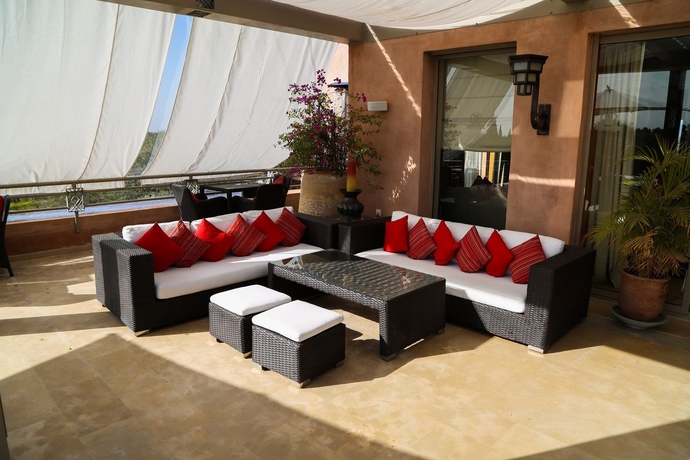 Imagen de los exteriores del Hotel Le Clos Des Oliviers By Kmv. Foto 12