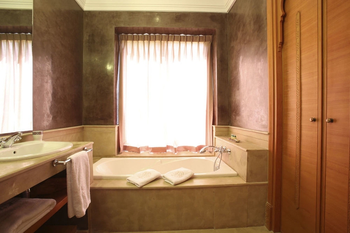 Imagen de la habitación del Hotel Le Clos Des Oliviers By Kmv. Foto 4