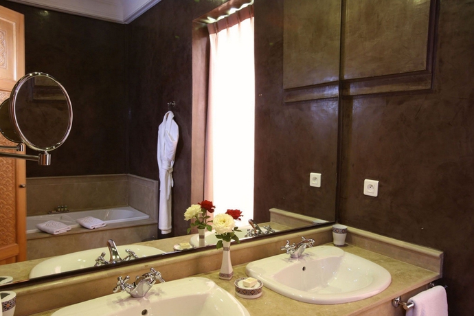 Imagen de la habitación del Hotel Le Clos Des Oliviers By Kmv. Foto 6