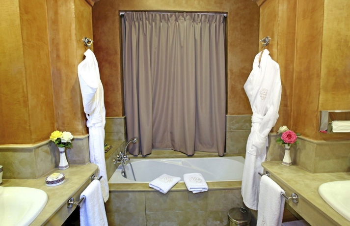 Imagen de la habitación del Hotel Le Clos Des Oliviers By Kmv. Foto 7