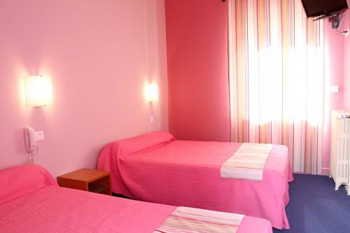 Imagen de la habitación del Hotel Le Clos Des Oliviers. Foto 2