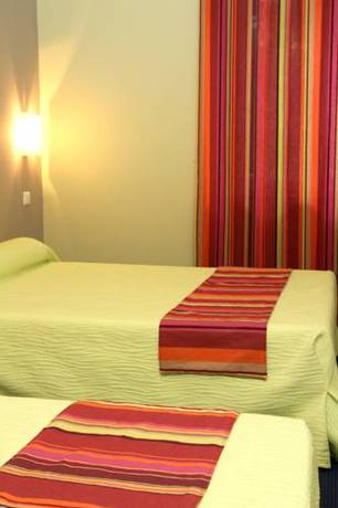 Imagen de la habitación del Hotel Le Clos Des Oliviers. Foto 3