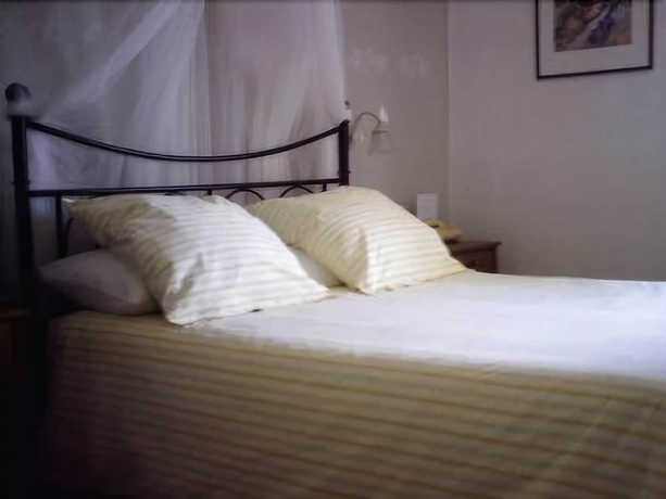 Imagen de la habitación del Hotel Le Clos Des Pins. Foto 6