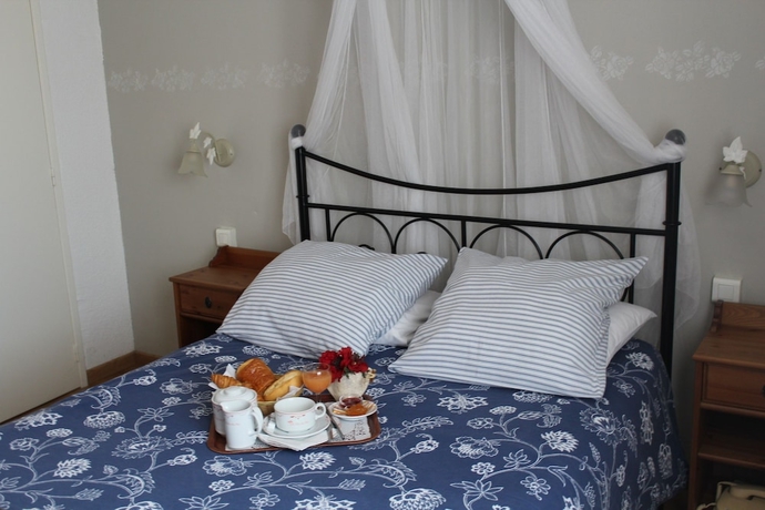 Imagen de la habitación del Hotel Le Clos Des Pins. Foto 10