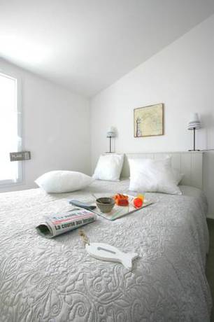 Imagen de la habitación del Hotel Le Clos Des Vieux Moulins. Foto 3