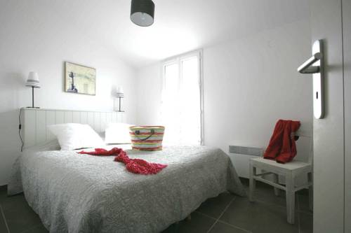 Imagen de la habitación del Hotel Le Clos Des Vieux Moulins. Foto 5