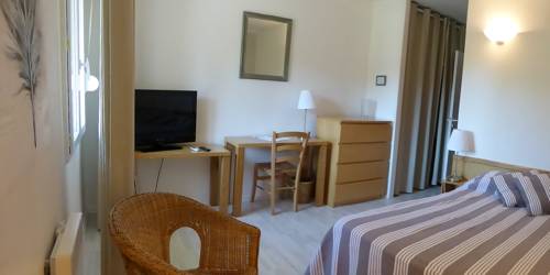 Imagen de la habitación del Hotel Le Clos Nicolas. Foto 2