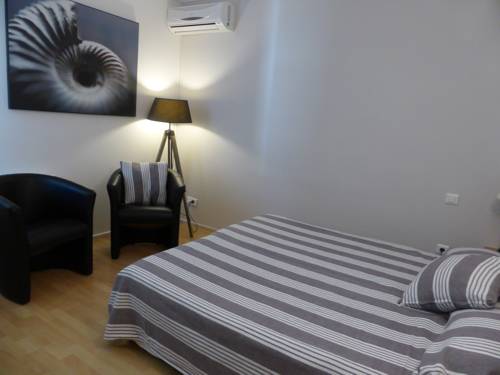 Imagen de la habitación del Hotel Le Clos Nicolas. Foto 3