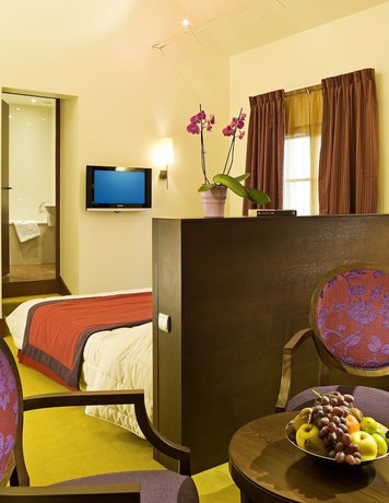 Imagen de la habitación del Hotel Le Clos Rebillotte, Luxeuil Les Bains. Foto 5