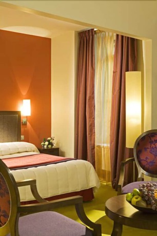 Imagen de la habitación del Hotel Le Clos Rebillotte, Luxeuil Les Bains. Foto 11