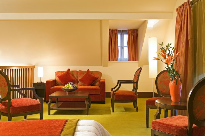 Imagen de la habitación del Hotel Le Clos Rebillotte, Luxeuil Les Bains. Foto 16