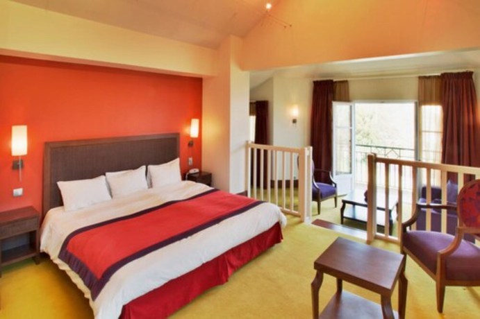 Imagen de la habitación del Hotel Le Clos Rebillotte, Luxeuil Les Bains. Foto 19